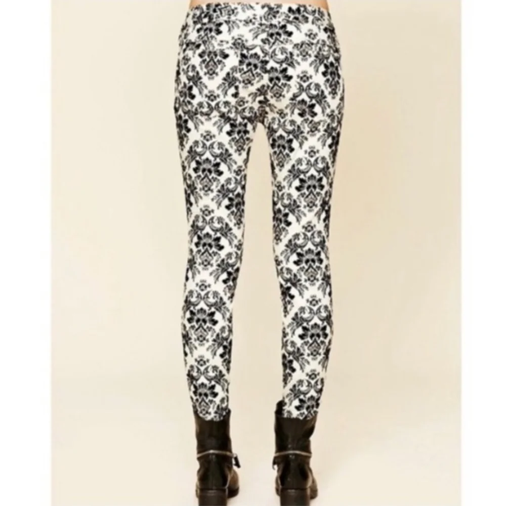Free People Flocked Black Floral Brocade Pattern Denim Damask Jeans 26
